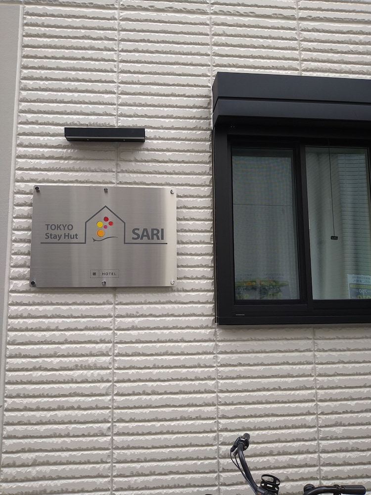tokyo stay hut sari