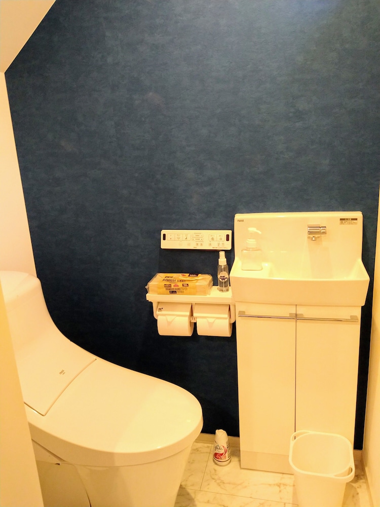 tokyo stay hut sari
