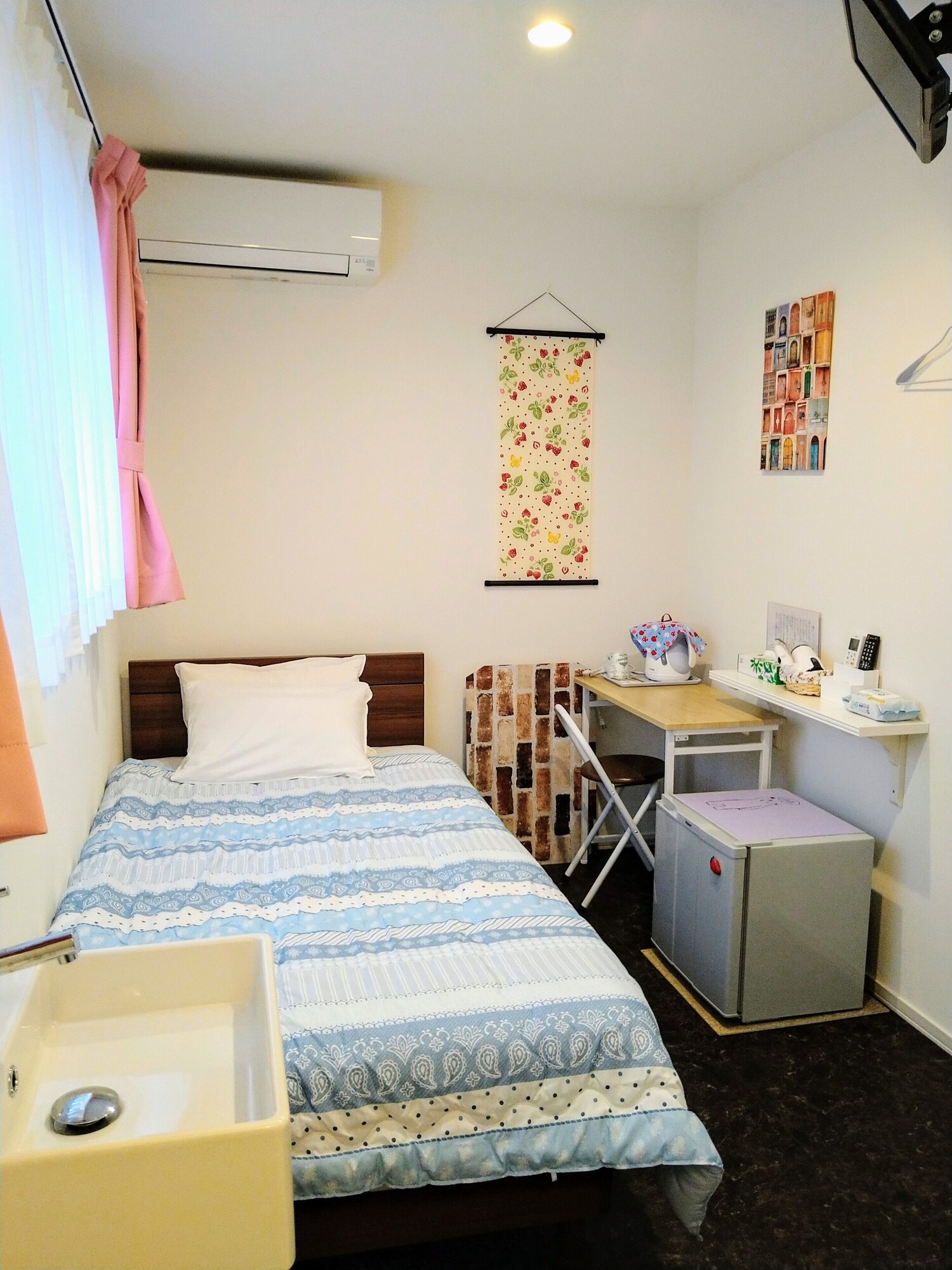 tokyo stay hut sari