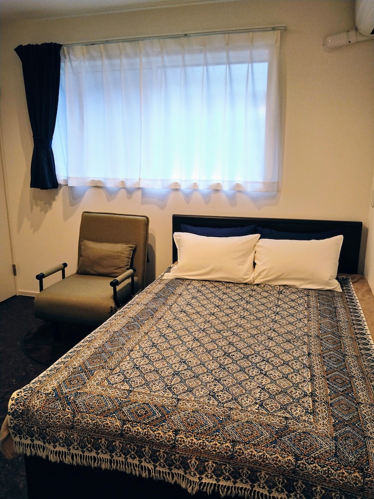 tokyo stay hut sari
