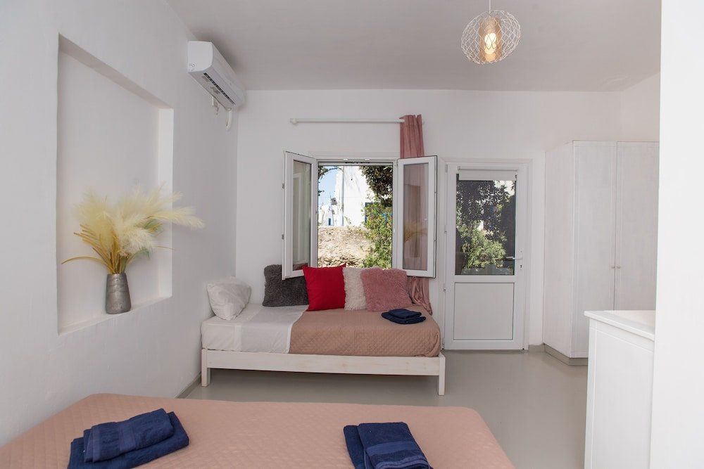 dimelal mikonos downtown apartments