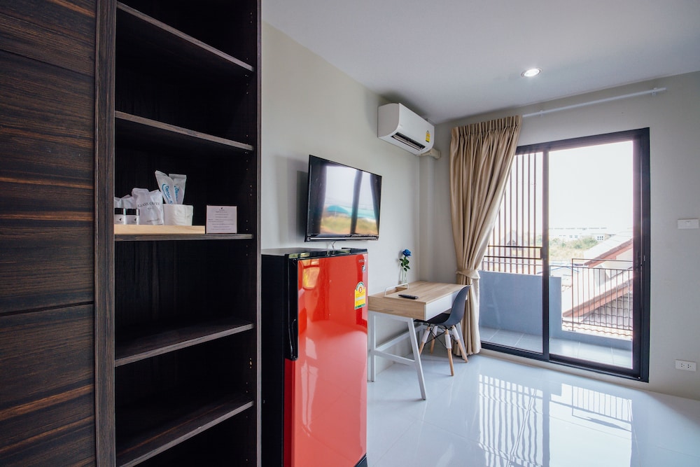 the living hotel samutprakan