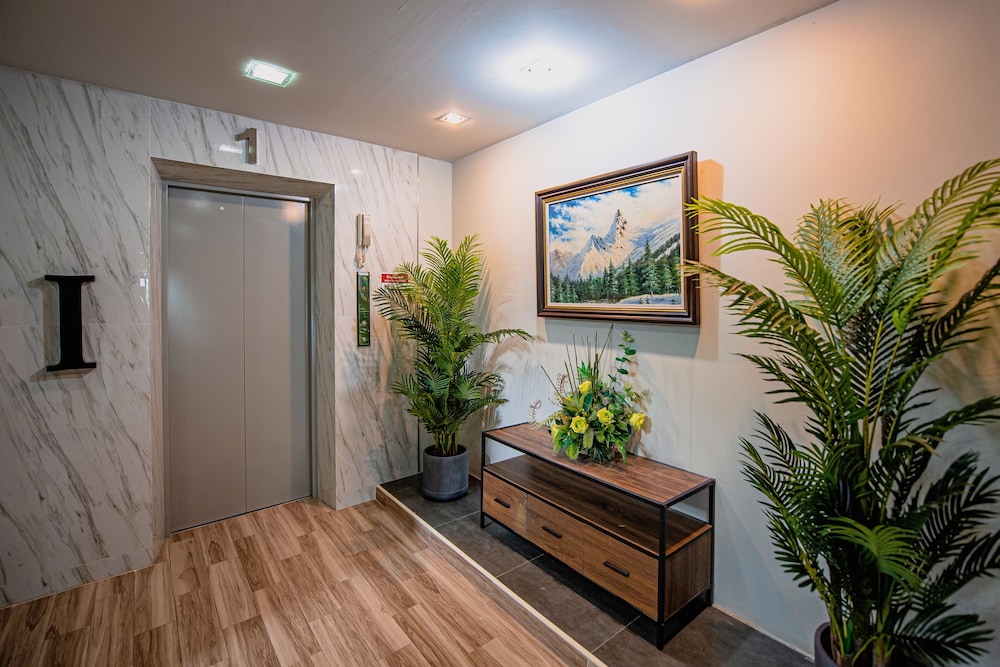 the living hotel samutprakan