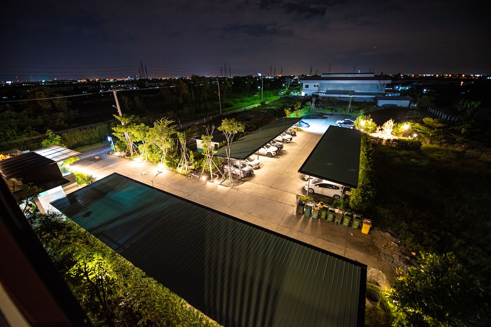 the living hotel samutprakan