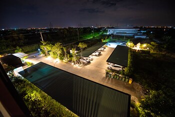 the living hotel samutprakan