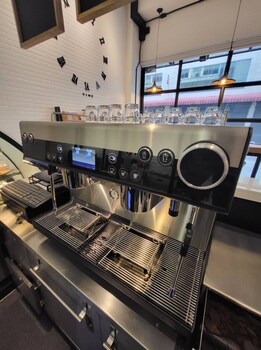 siam subway hostel and cafe