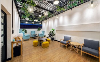 siam subway hostel and cafe