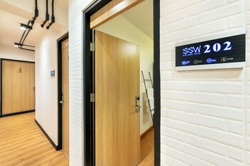 siam subway hostel and cafe