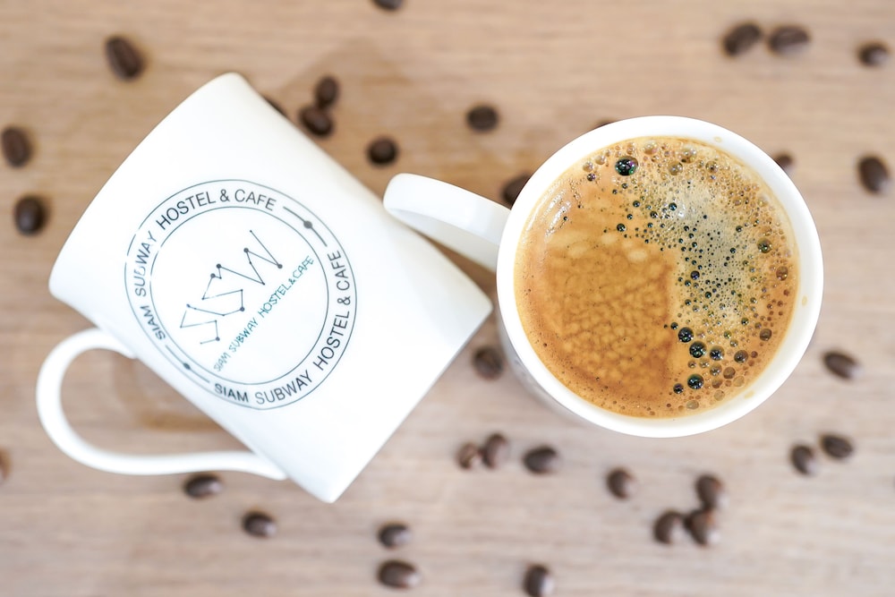 siam subway hostel and cafe