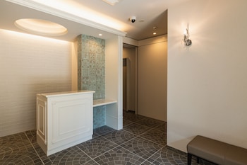 grand base yakuin odori