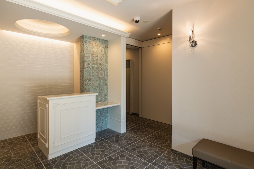 grand base yakuin odori