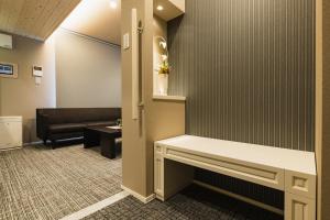 grand base yakuin odori