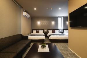 grand base yakuin odori