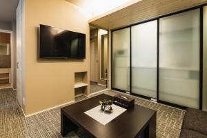 grand base yakuin odori