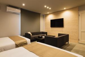 grand base yakuin odori