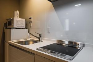 grand base yakuin odori