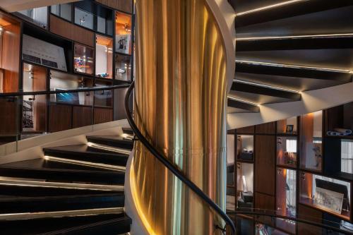 the wb abu dhabi curio collection by hilton