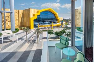 the wb abu dhabi curio collection by hilton