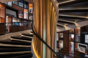 the wb abu dhabi curio collection by hilton