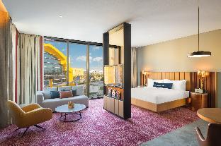 the wb abu dhabi curio collection by hilton