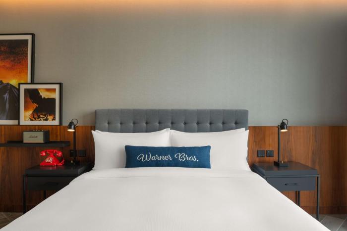 the wb abu dhabi curio collection by hilton