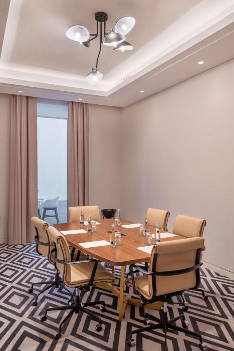 the wb abu dhabi curio collection by hilton
