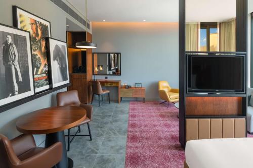 the wb abu dhabi curio collection by hilton