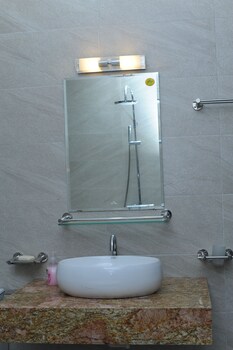 quang anh hotel