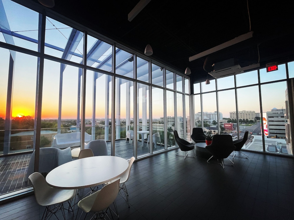 hotel revel
