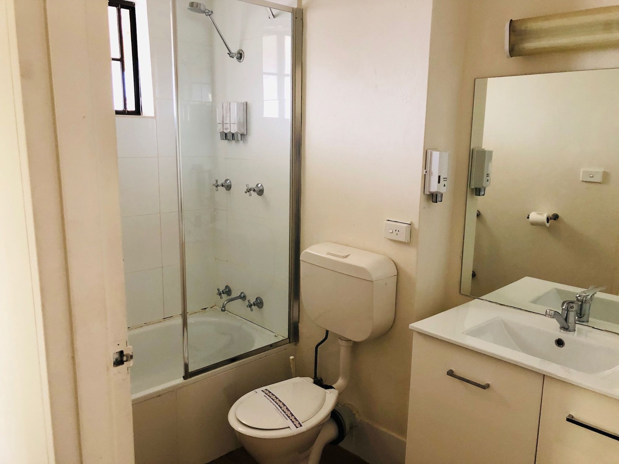 campbelltown colonial motor inn
