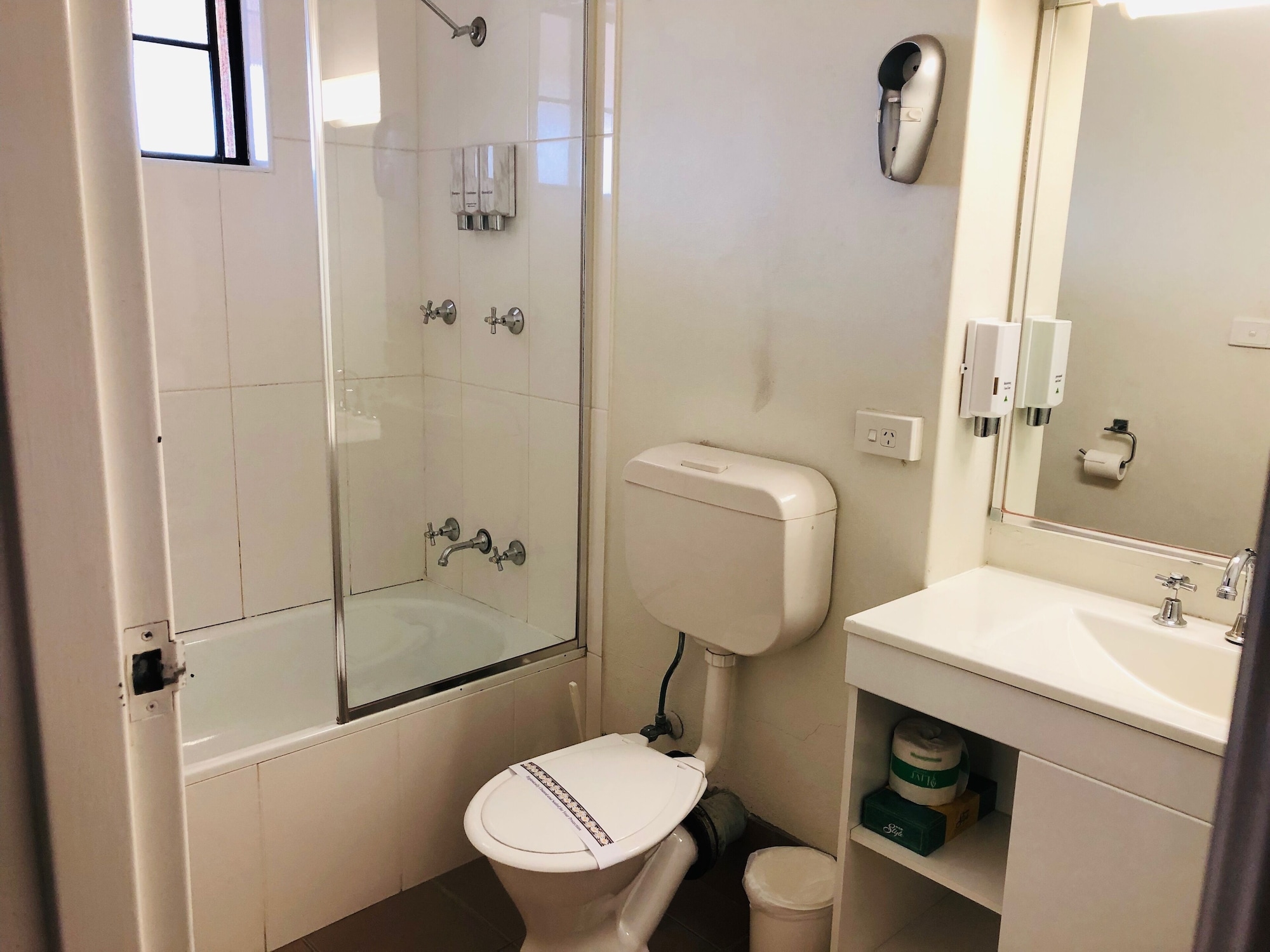 campbelltown colonial motor inn