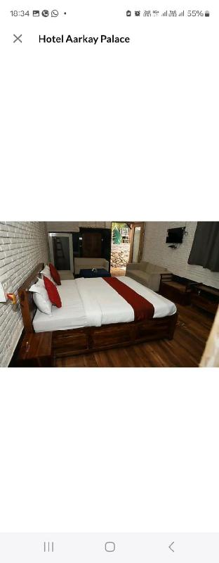 hotel aarkay palace