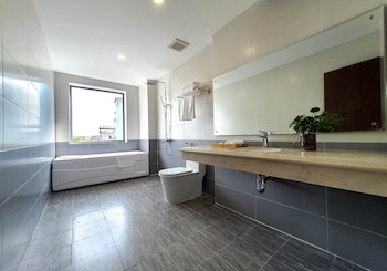 momali hotel ninh binh