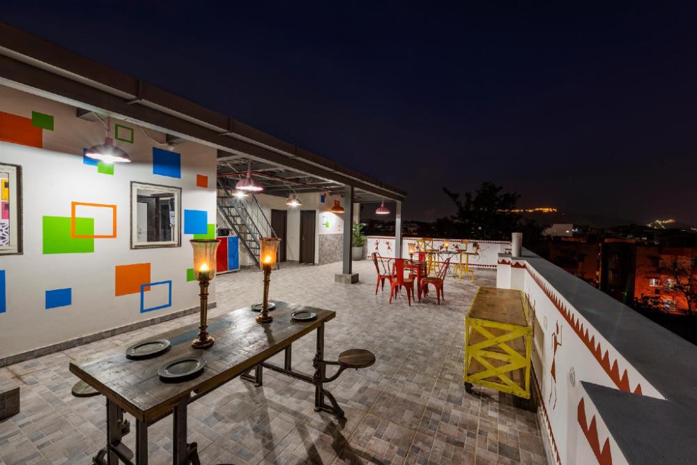 house of backpackers