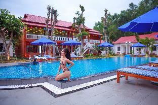 Rainforest Resort,,3 star