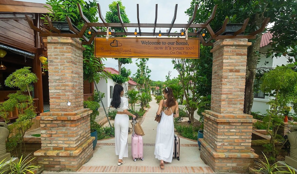 rainforest resort