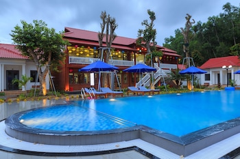 rainforest resort