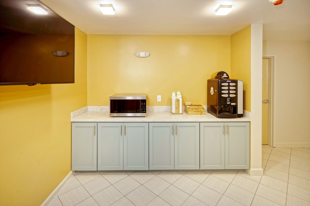 inn at moss landing point