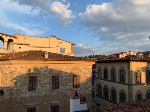 kairos by florence art apartments