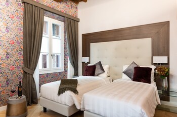 kairos by florence art apartments