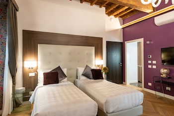 kairos by florence art apartments