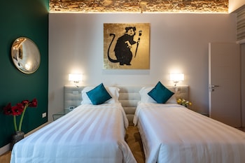 kairos by florence art apartments