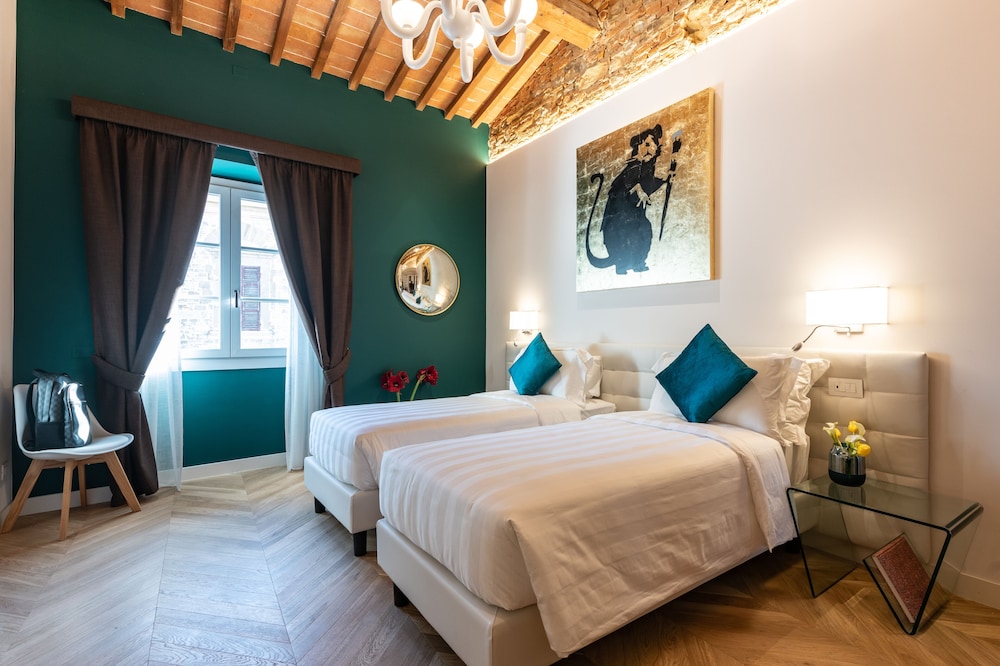 kairos by florence art apartments