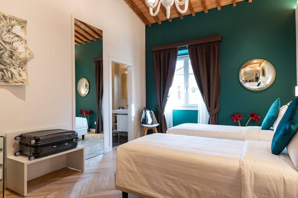 kairos by florence art apartments