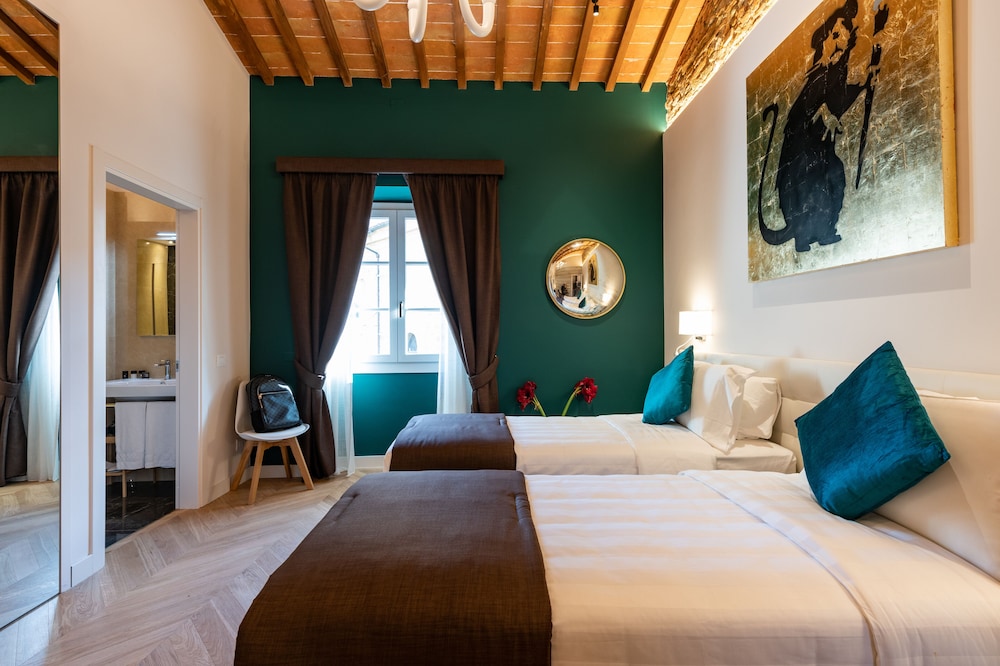 kairos by florence art apartments