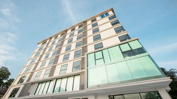 b2 don mueang premier hotel