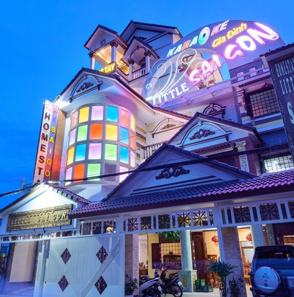 little saigon hostel