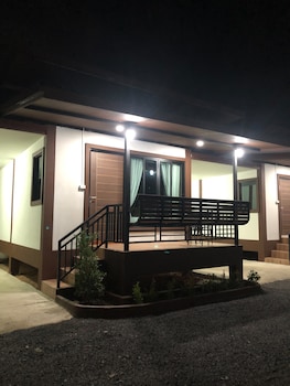 Thalang Resort,,3 star