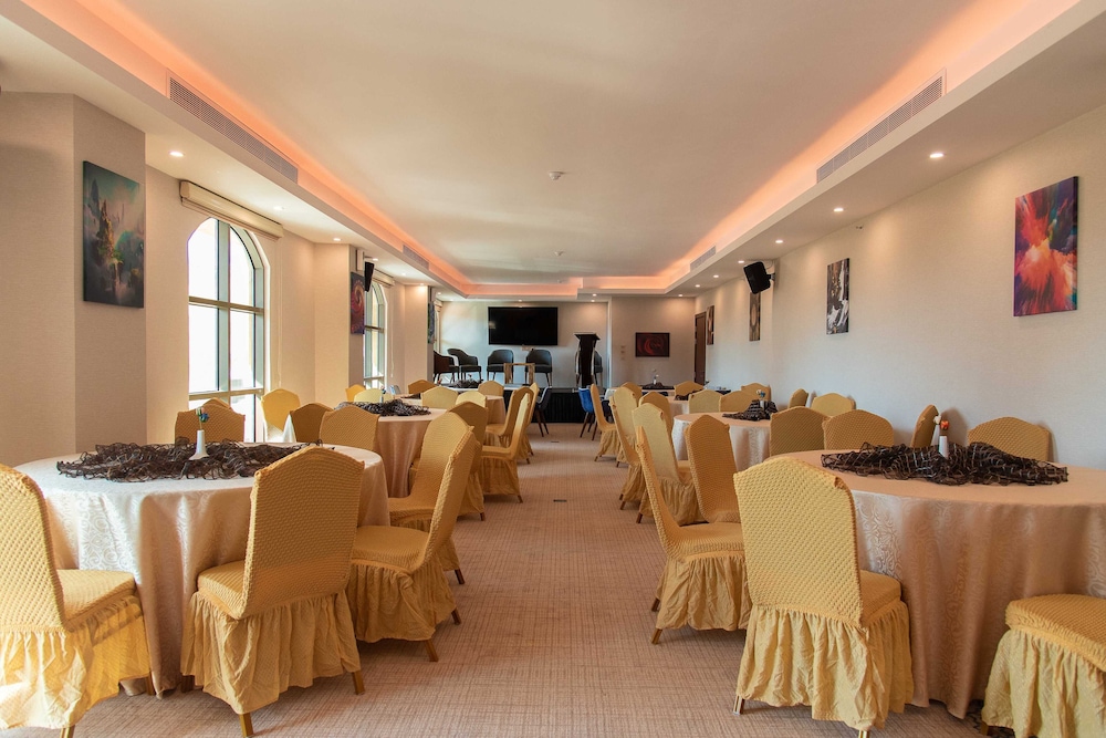 emerald hotel