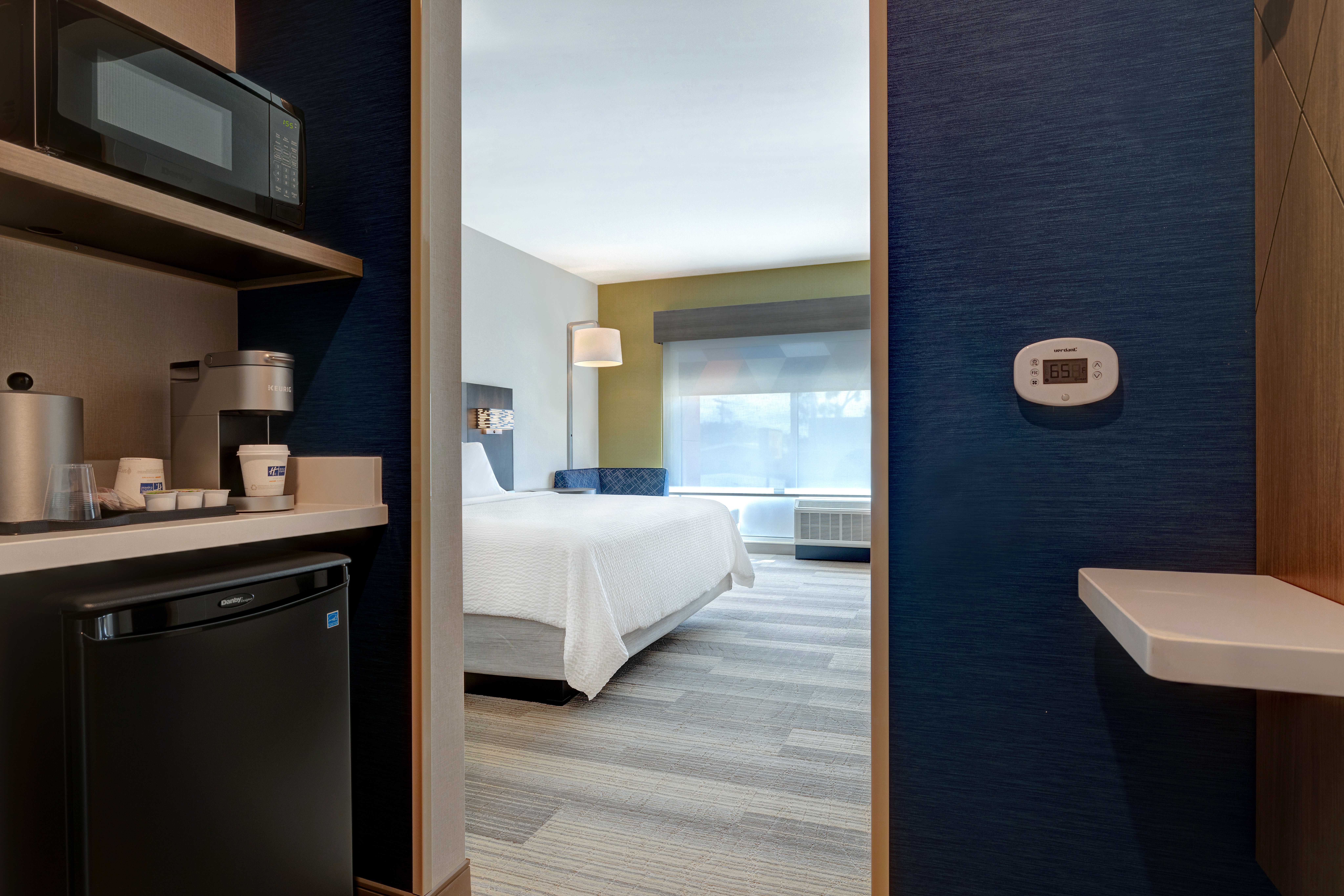 holiday inn express and suites glendale downtown an ihg hotel
